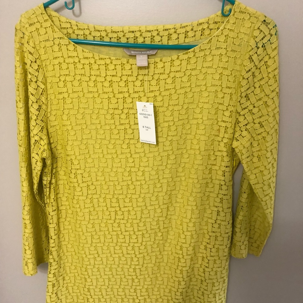 3/4 sleeve Banana Republic blouse. Size 8Tall